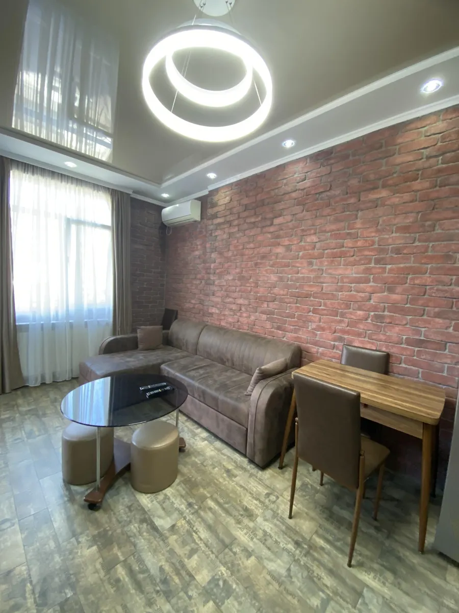 Apartment, 2-room, 50 m², Vakhtang Gorgasali St, 156-158