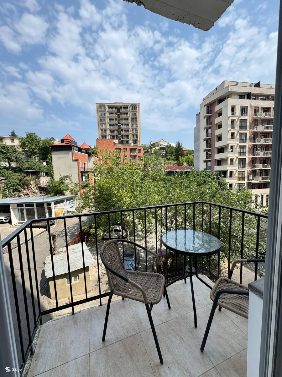 Квартира, 3-комн., 100 м²