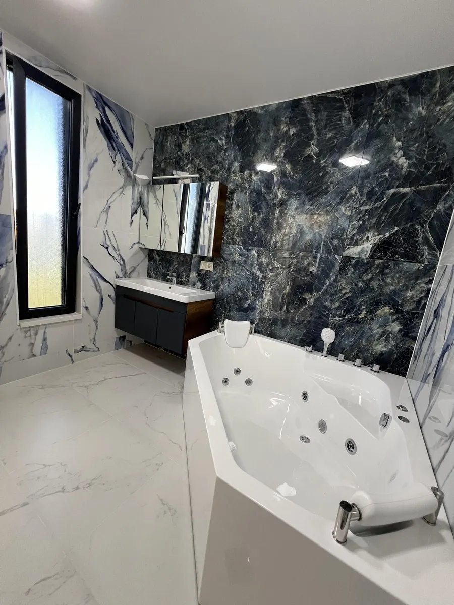 House, 6-room, 417 m²