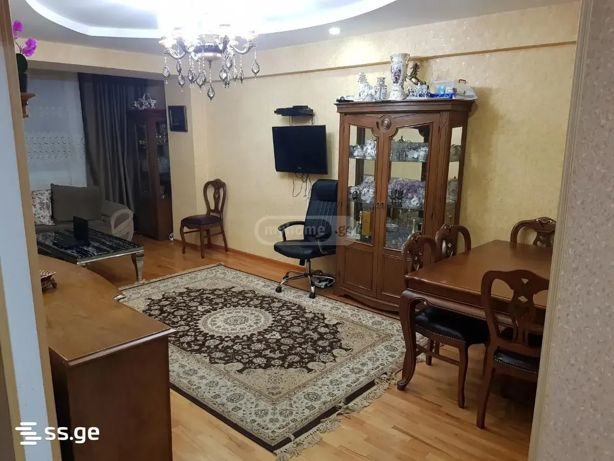 Apartment, 3-room, 90 m²