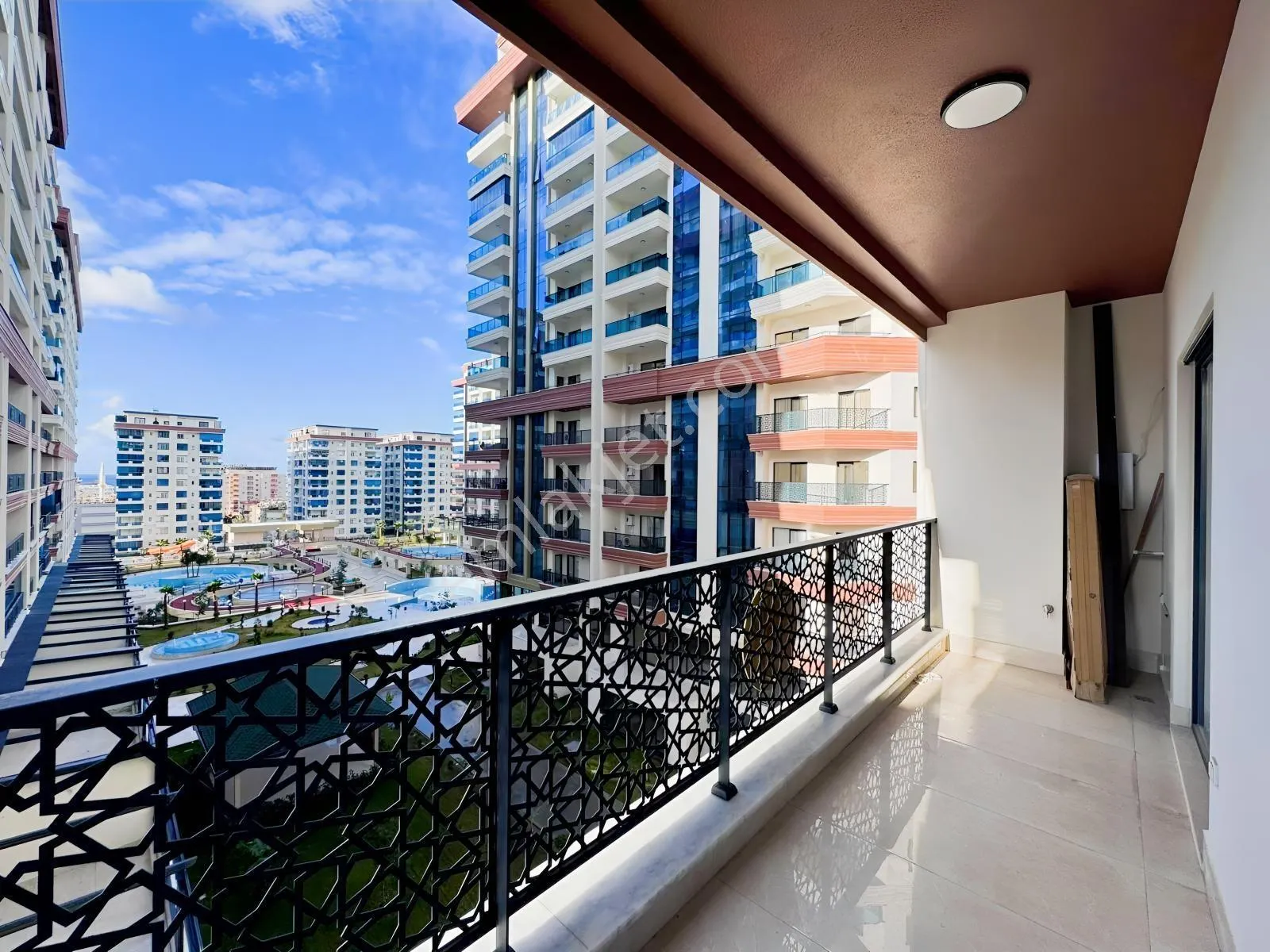 Apartment, 4-room, 220 m²