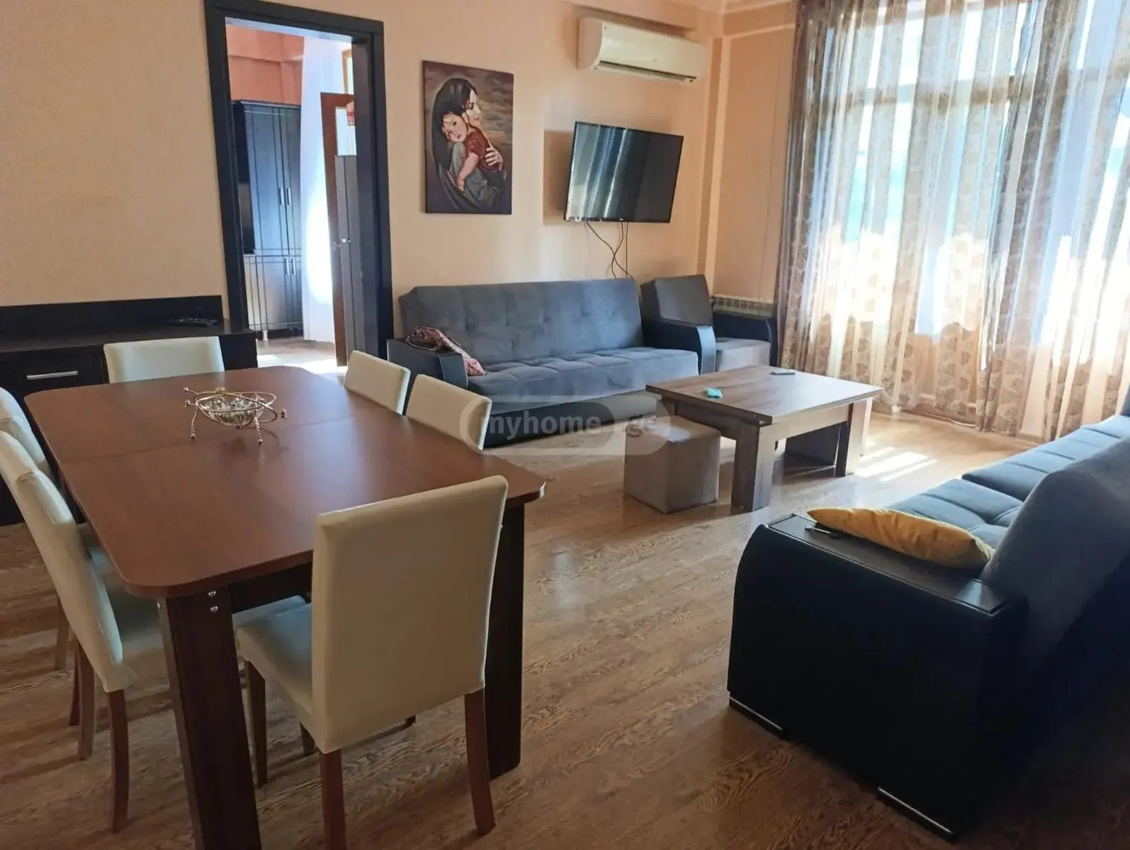 Apartment, 5-room, 220 m²