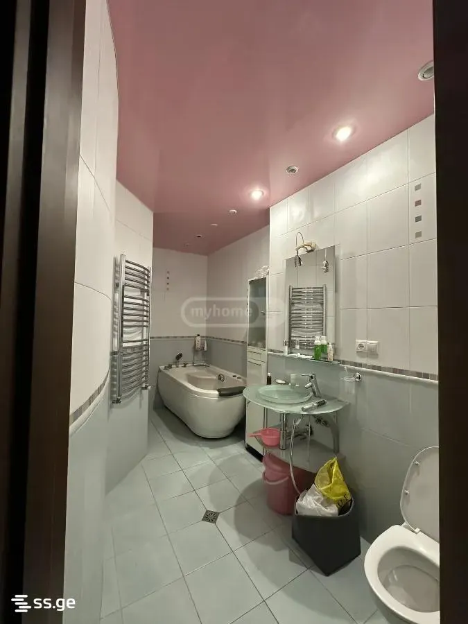 Apartment, 5-room, 300 m²