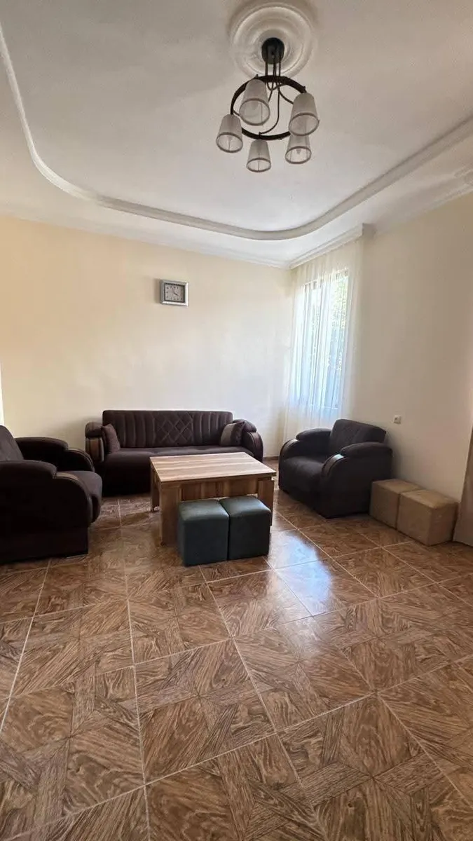 House, 3-room, 100 m²