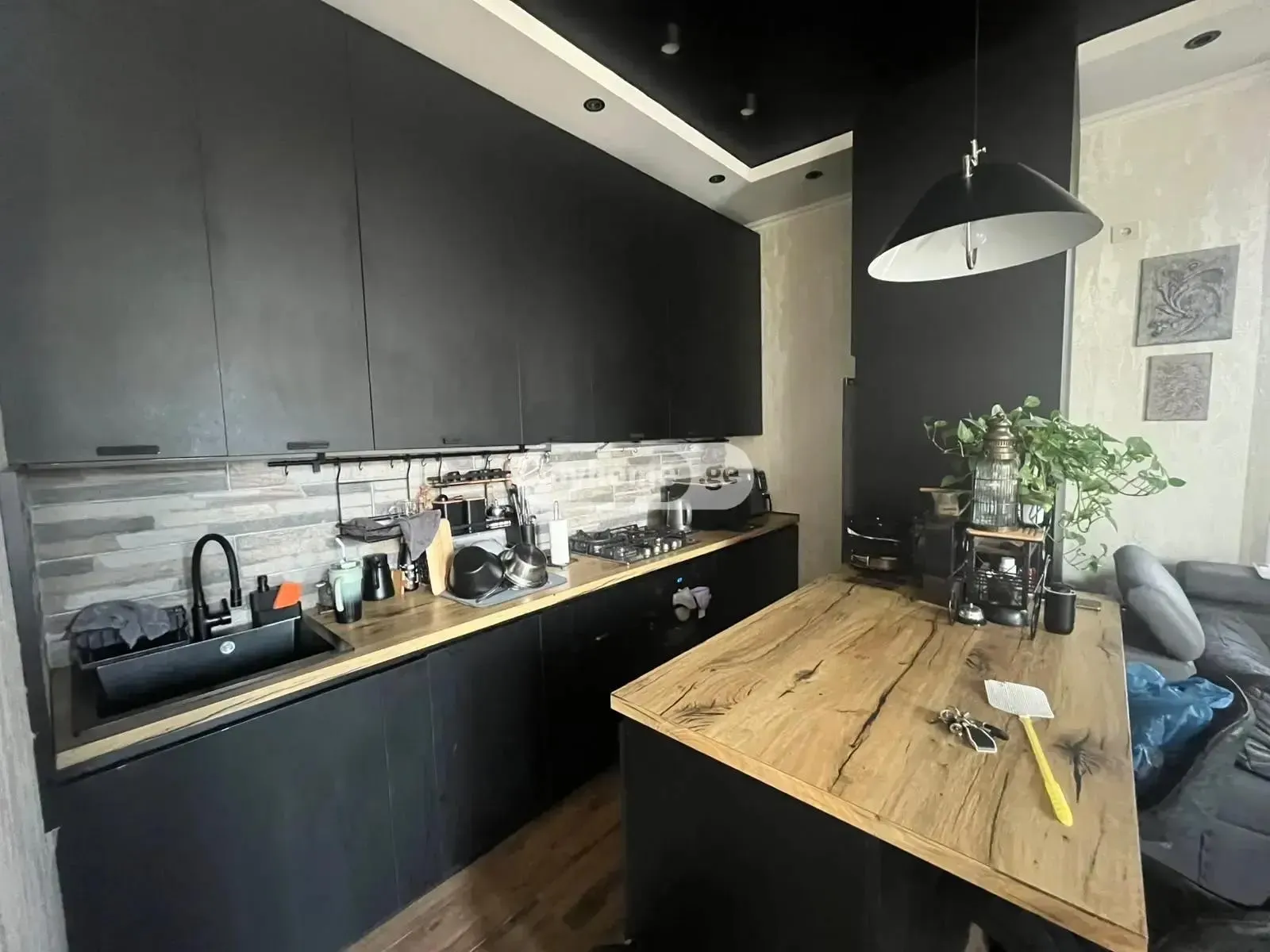Дом, 3-комн., 300 м²