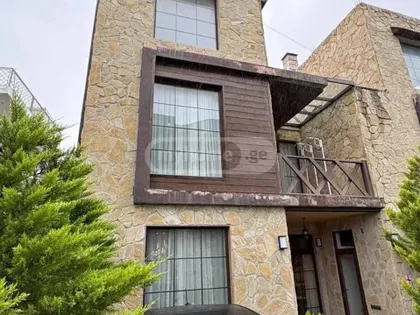 House, 4-room, 180 m²