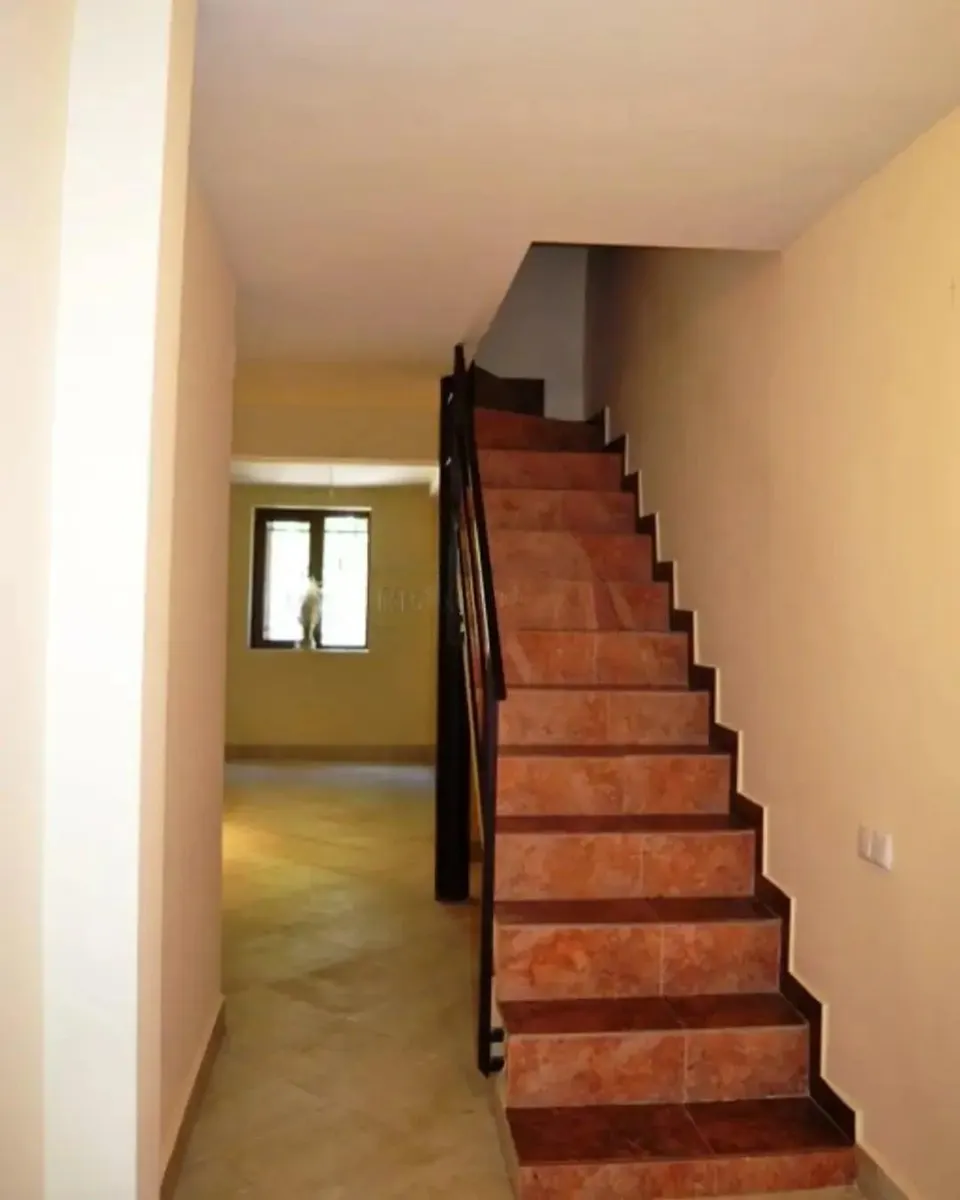 Дом, 8-комн., 355 м²