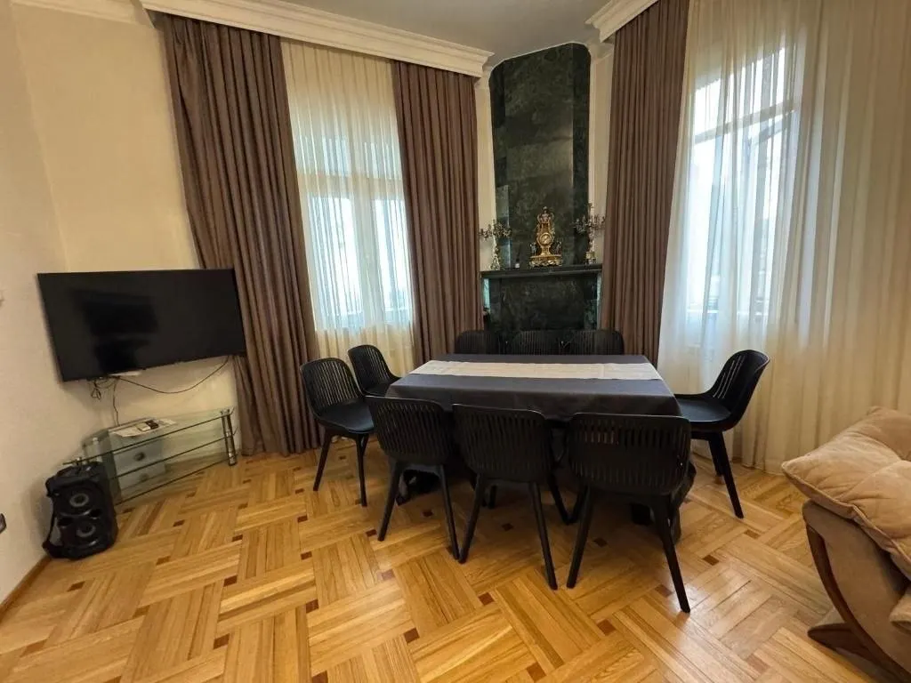 Дом, 8-комн., 350 м²