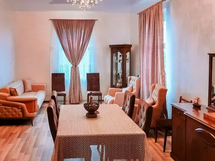 House, 4-room, 250 m²