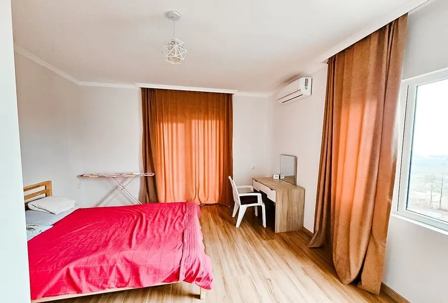 House, 4-room, 250 m²