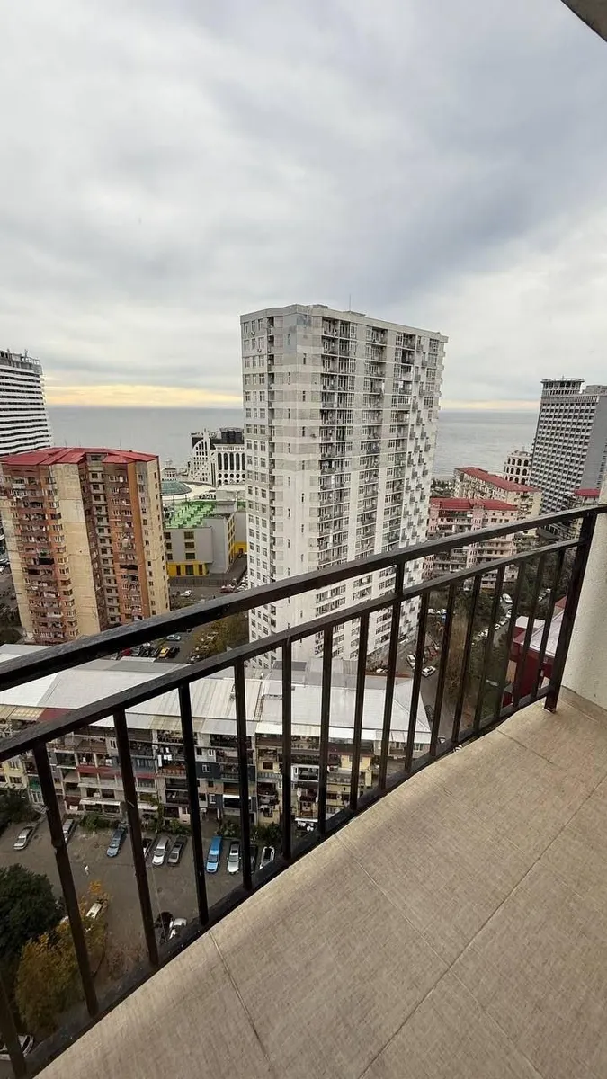 Квартира, 3-комн., 54 м², Mega City