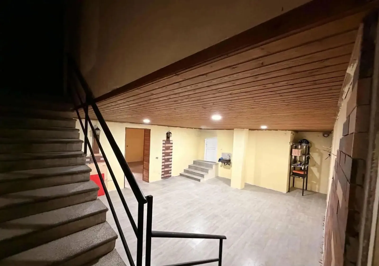 Дом, 10-комн., 550 м²