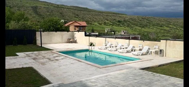Дом, 5-комн., 700 м²