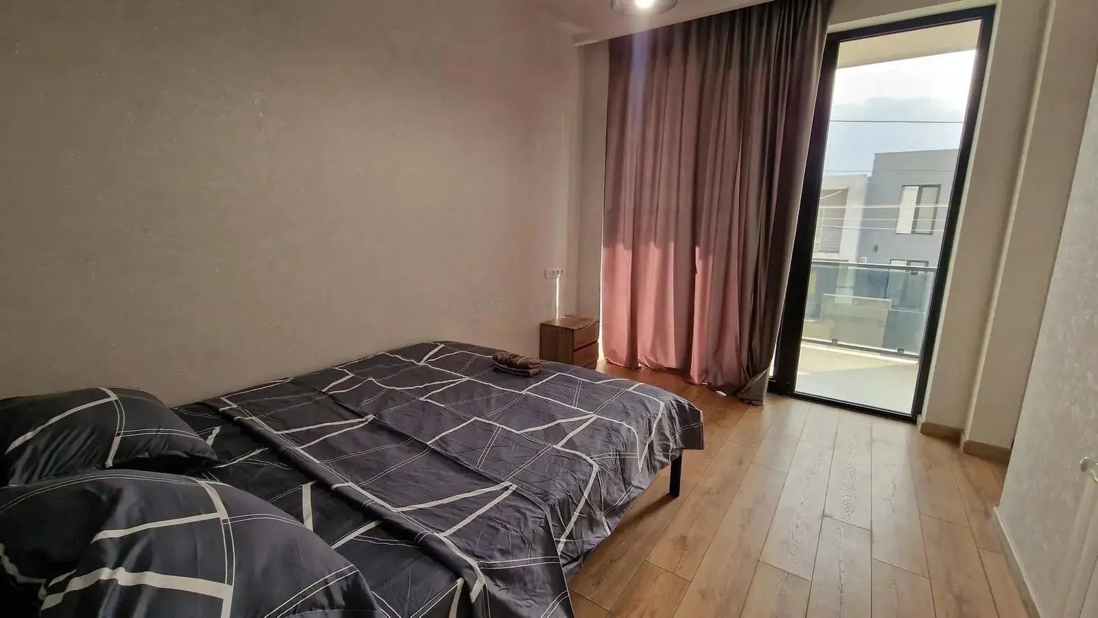 Дом, 6-комн., 320 м²