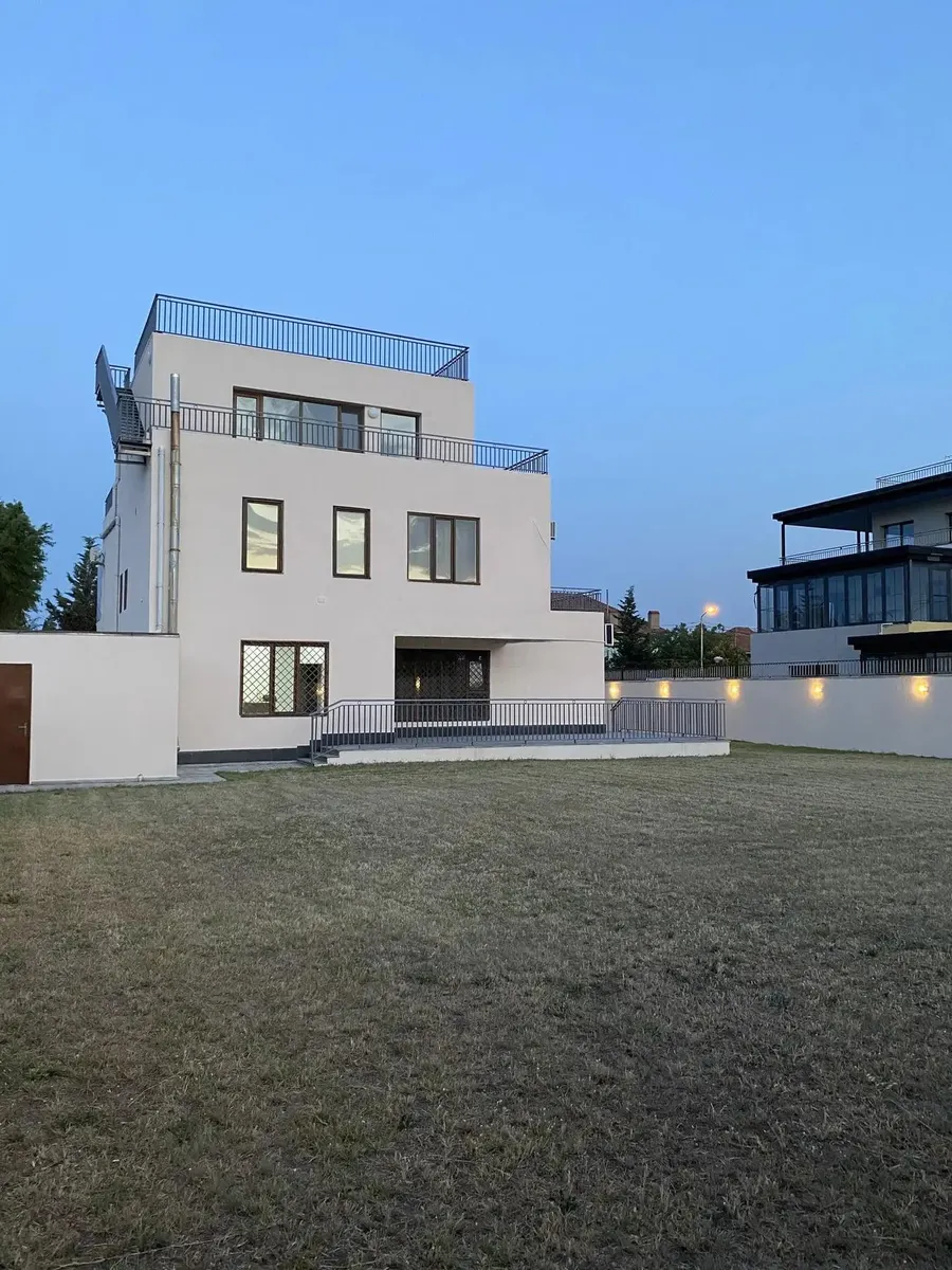 House, 7-room, 1200 m²