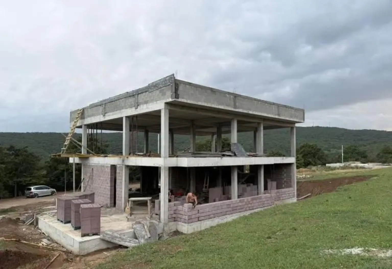 House, 5-room, 450 m²