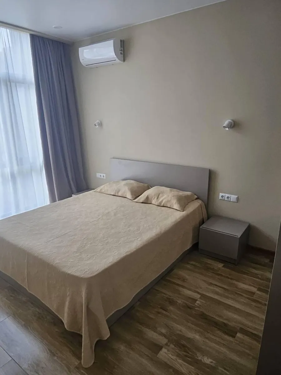 House, 4-room, 220 m²