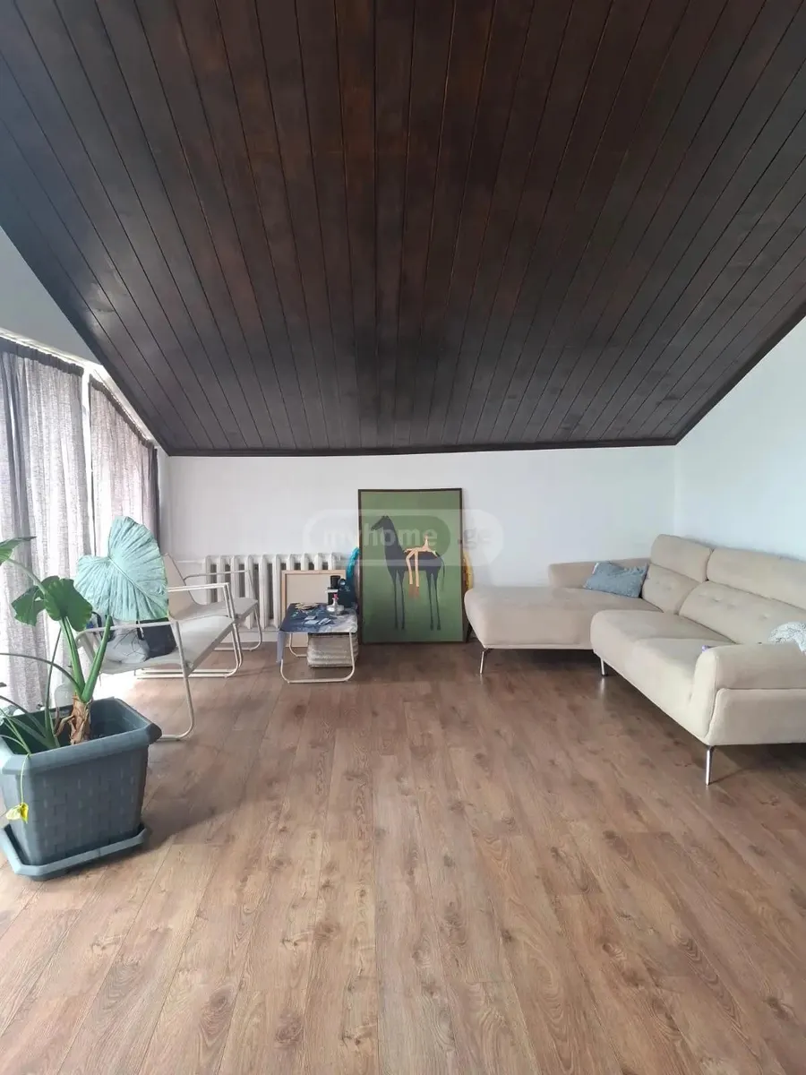 Дом, 5-комн., 1000 м²