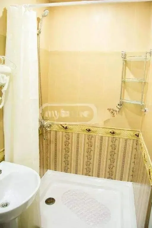 Дом, 5-комн., 180 м²