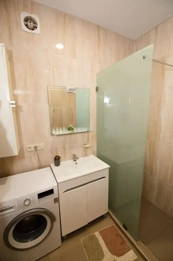 Дом, 2-комн., 77 м²