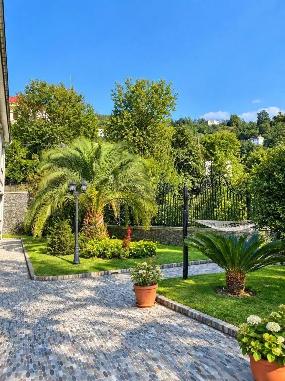 Дом, 8-комн., 350 м²