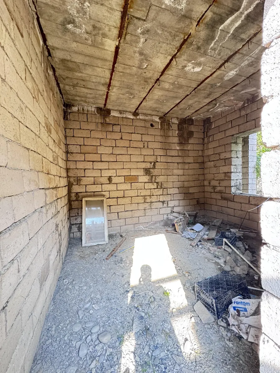 House, 6-room, 184 m²