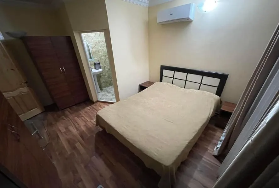 Apartment, 300 m²