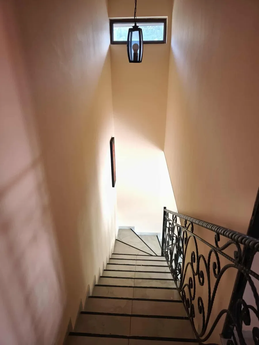 House, 3-room, 97.6 m²