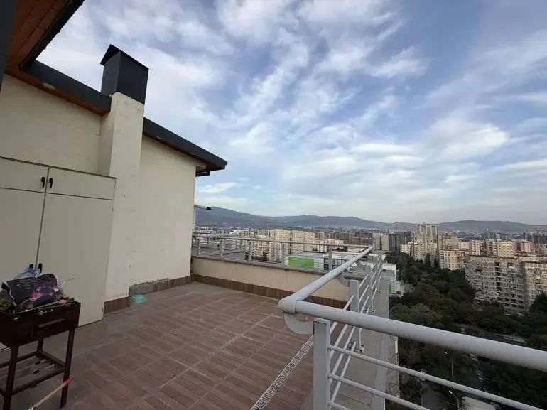 ბინა, 4-ოთახიანი, 152 მ², Petre Iberi St, 24, 24b, 24c