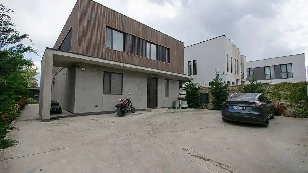 House, 7-room, 518 m²
