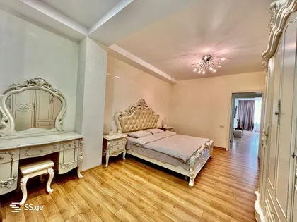Apartment, 4-room, 220 m²