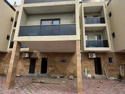 House, 5-room, 225 m²