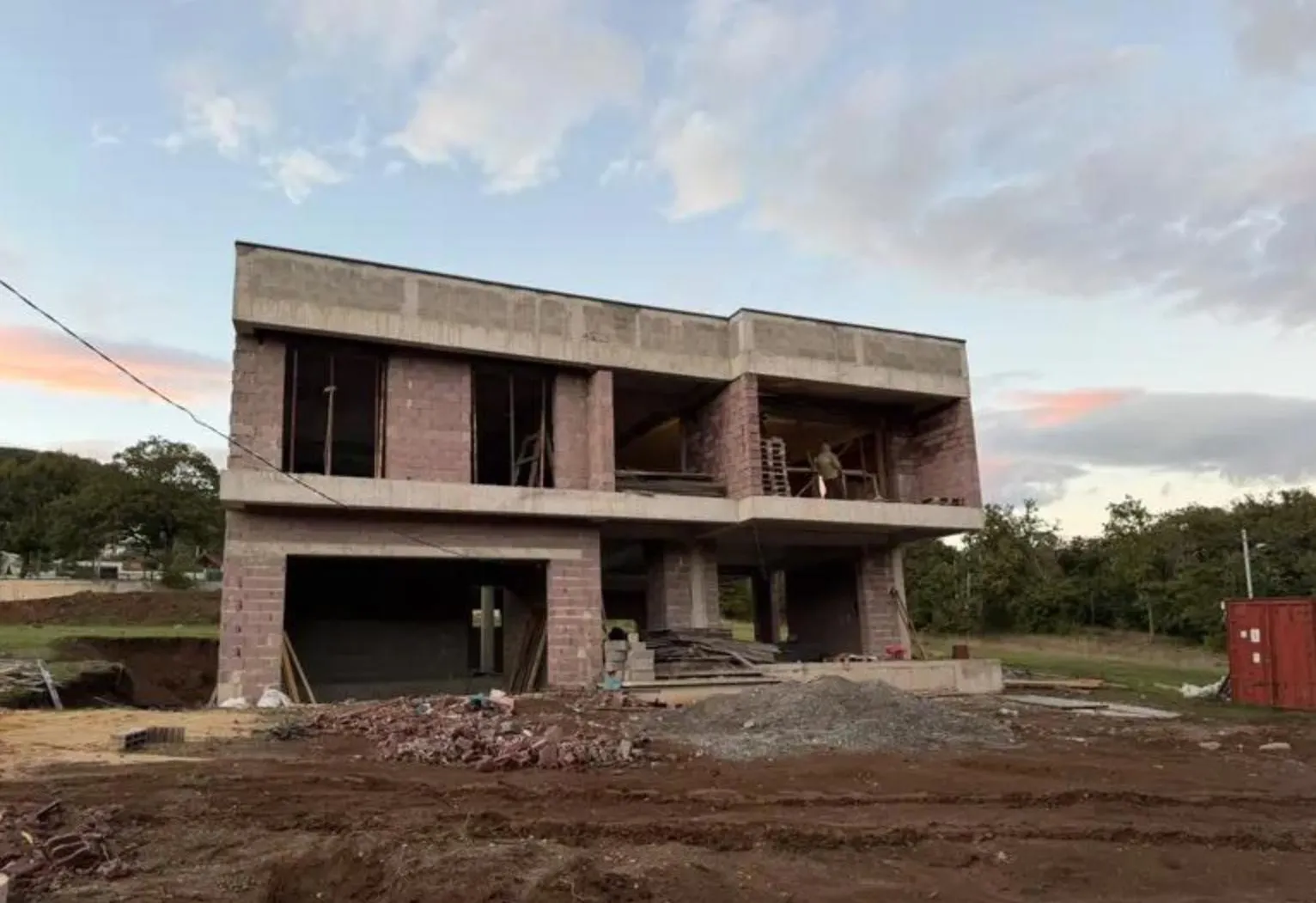 House, 5-room, 450 m²