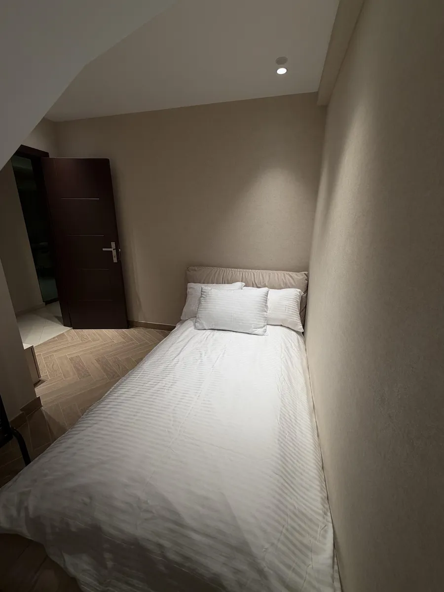 House, 4-room, 400 m²
