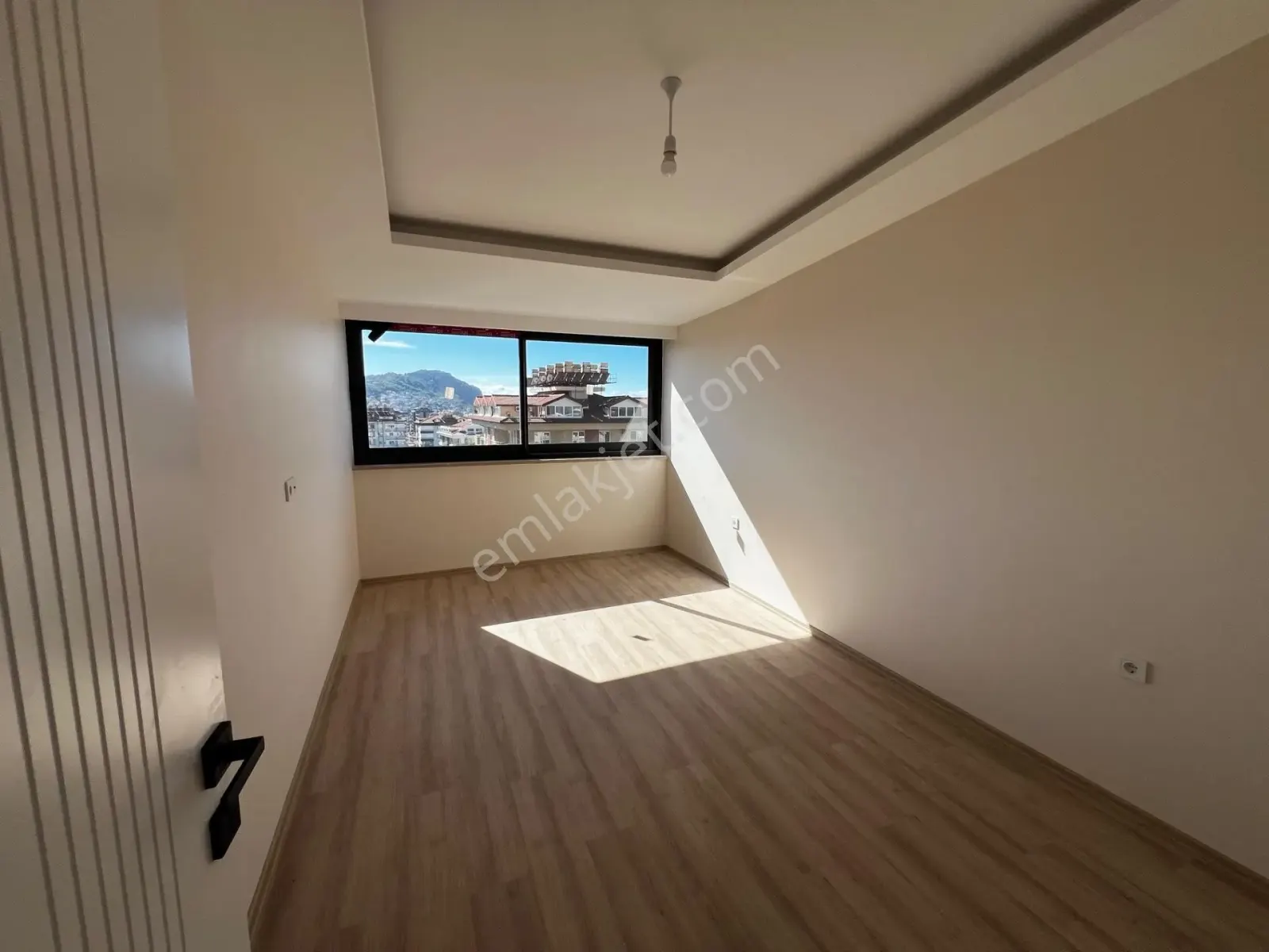 Apartment, 4-room, 140 m²