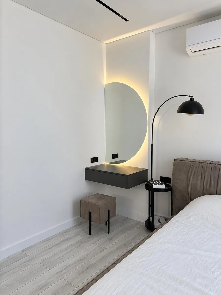 House, 4-room, 220 m²