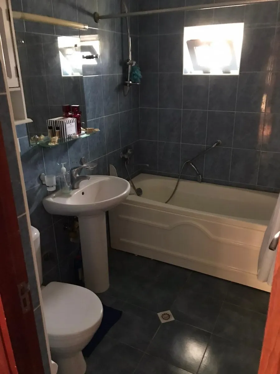 Дом, 5-комн., 700 м²