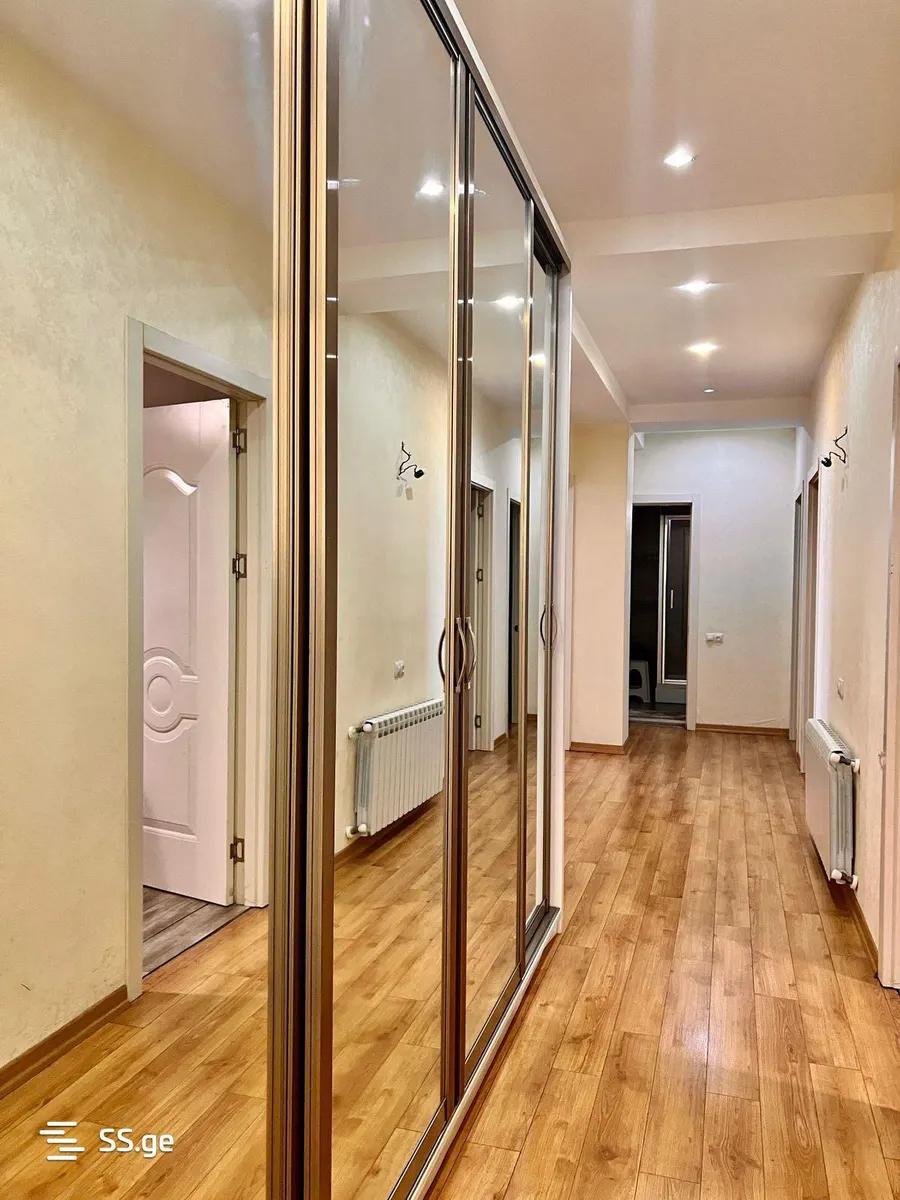 Apartment, 4-room, 220 m²