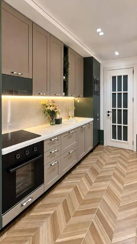 Квартира, 3-комн., 100 м²