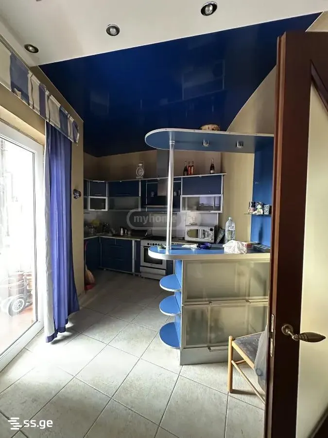 Квартира, 5-комн., 270 м²