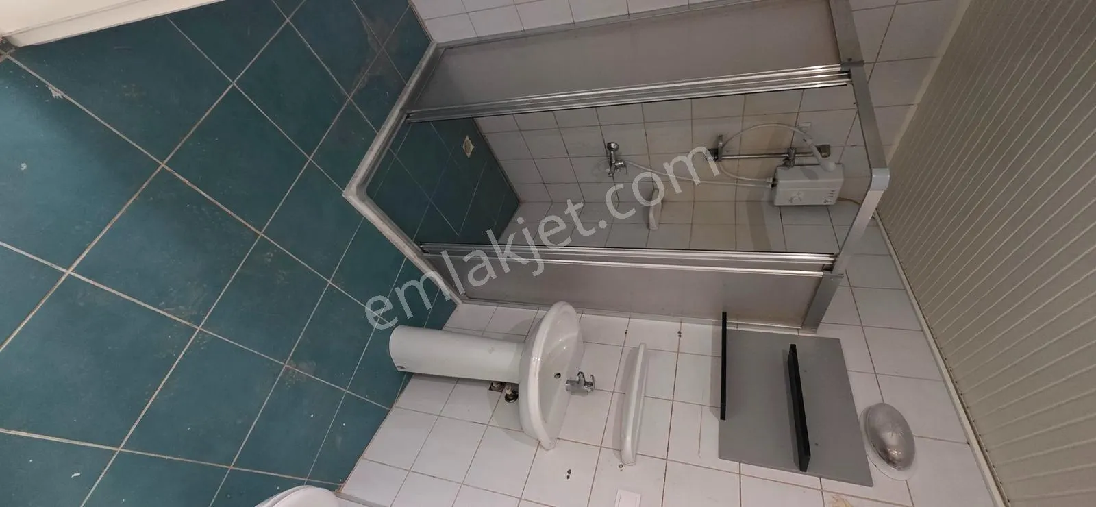 Apartment, 4-room, 120 m², Karbeyaz Sitesi