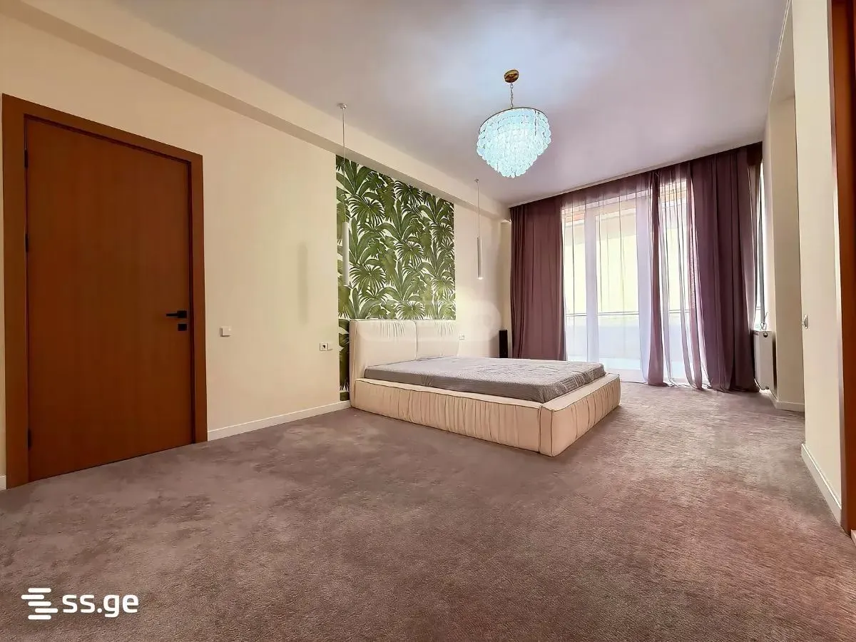 Дом, 3-комн., 600 м²