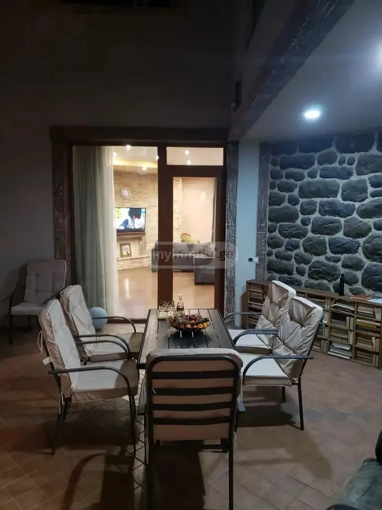 Дом, 5-комн., 585 м²