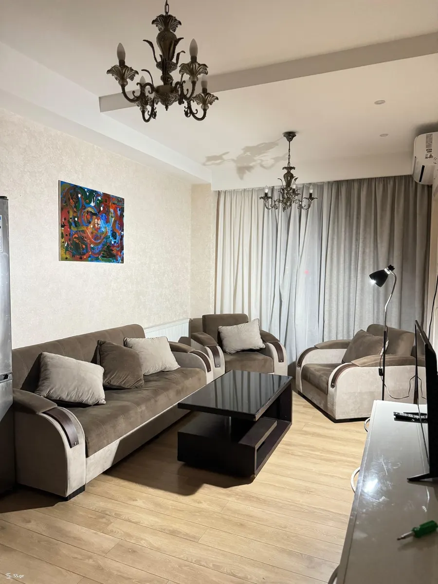 Квартира, 3-комн., 100 м²