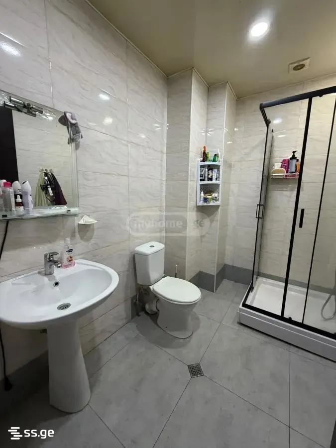 Квартира, 3-комн., 84 м²