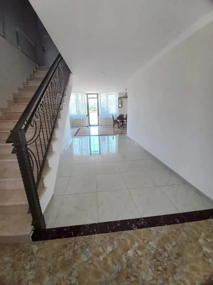 House, 8-room, 420 m²