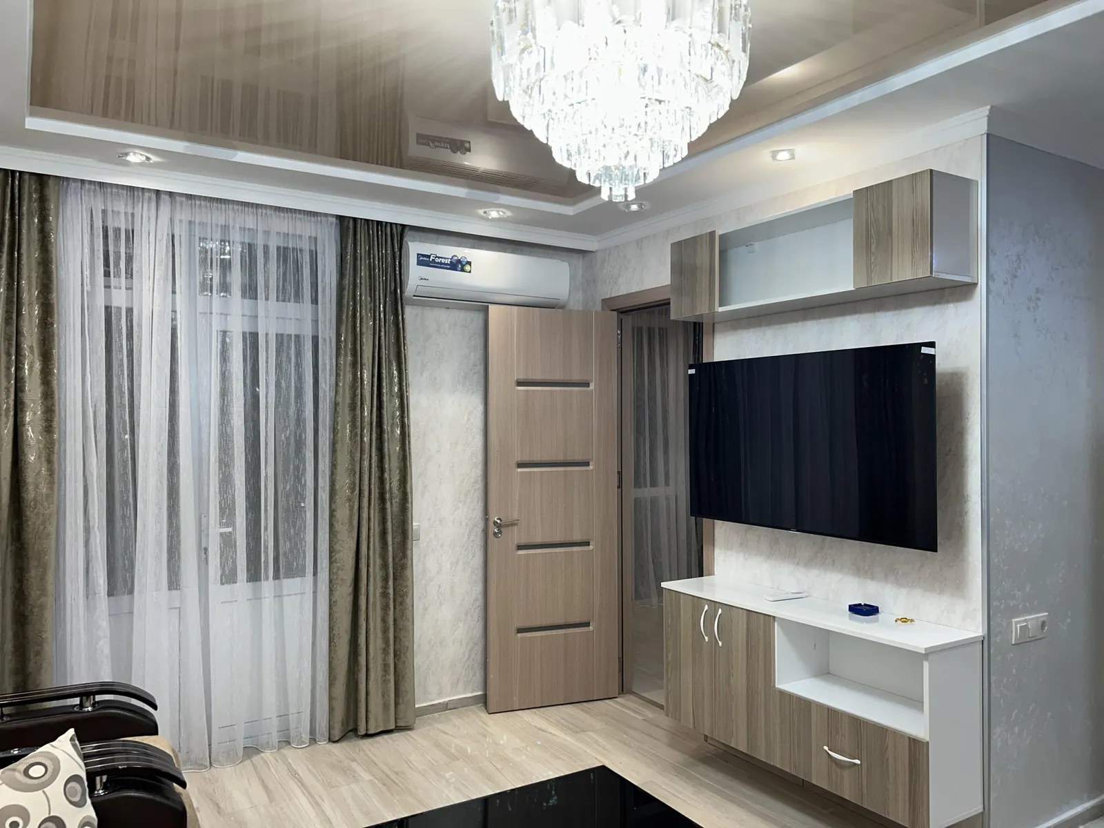 Квартира, 3-комн., 70 м², Nev Tower