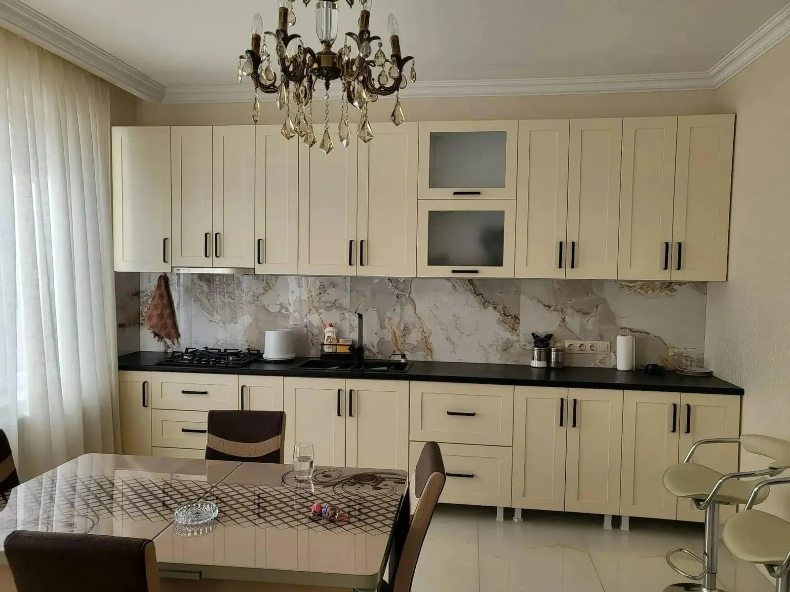 Дом, 4-комн., 1335 м²