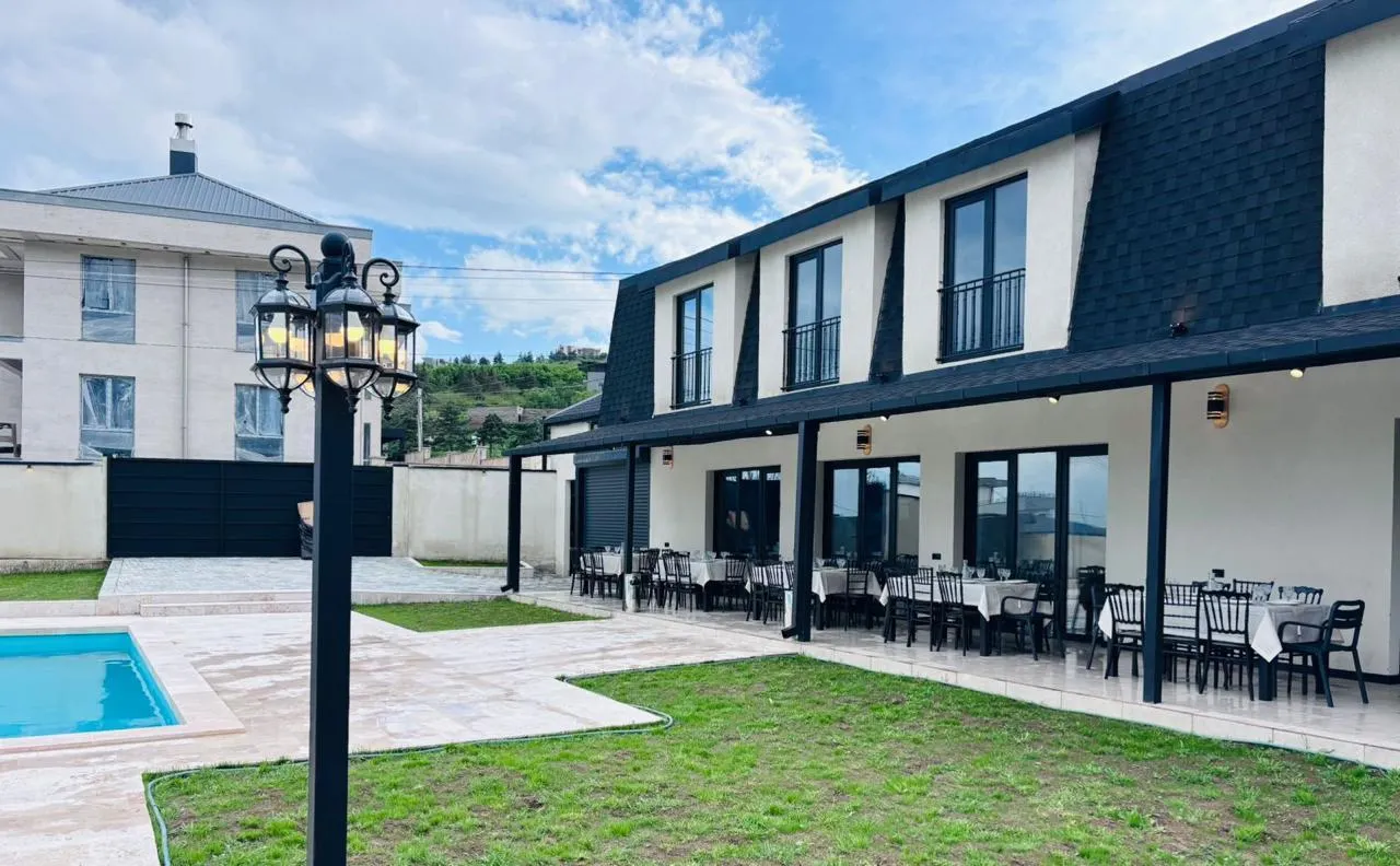 Дом, 5-комн., 700 м²