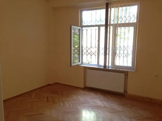 Квартира, 6-комн., 180 м²